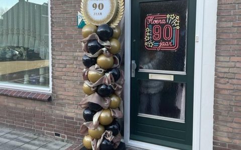 90 jaar verjaardag jubileum ballonzuil